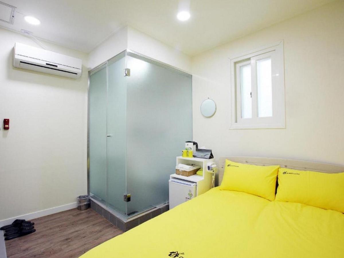 24 Guesthouse Myeongdong Avenue Seul Dış mekan fotoğraf