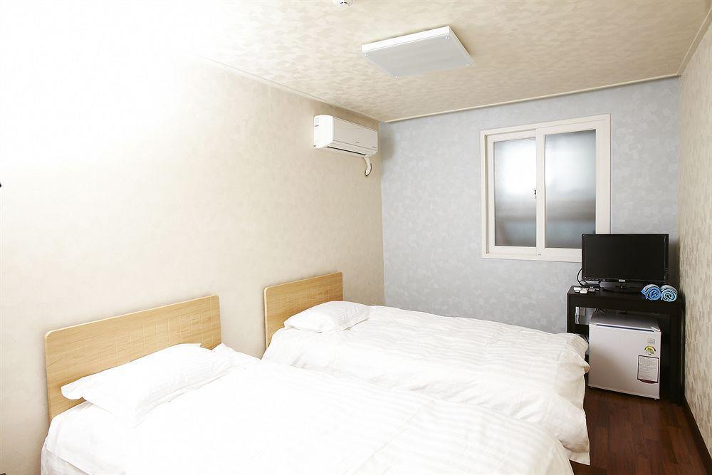 24 Guesthouse Myeongdong Avenue Seul Dış mekan fotoğraf
