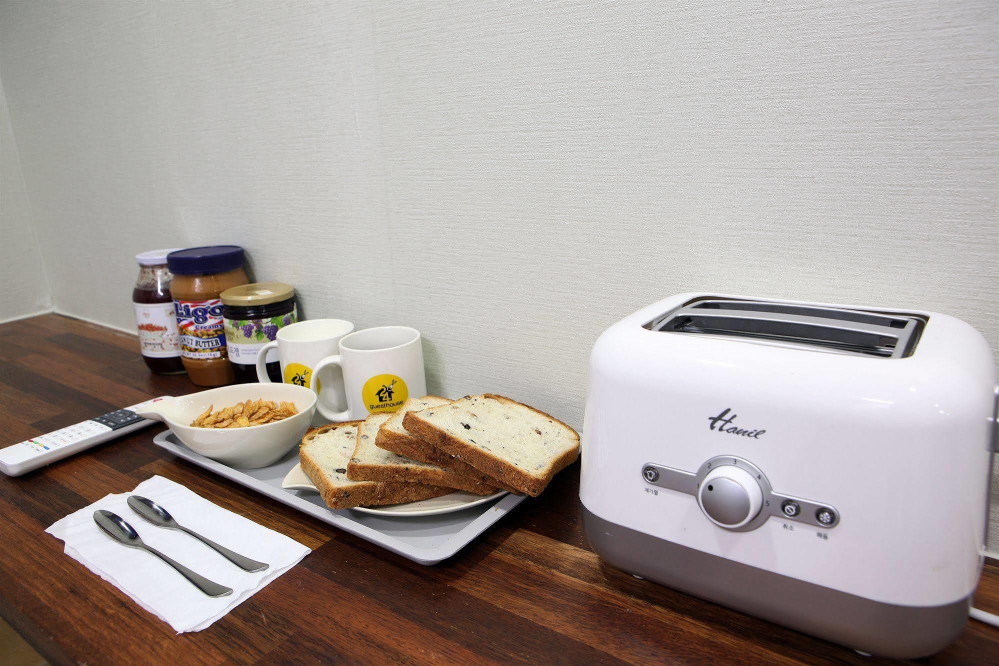 24 Guesthouse Myeongdong Avenue Seul Dış mekan fotoğraf