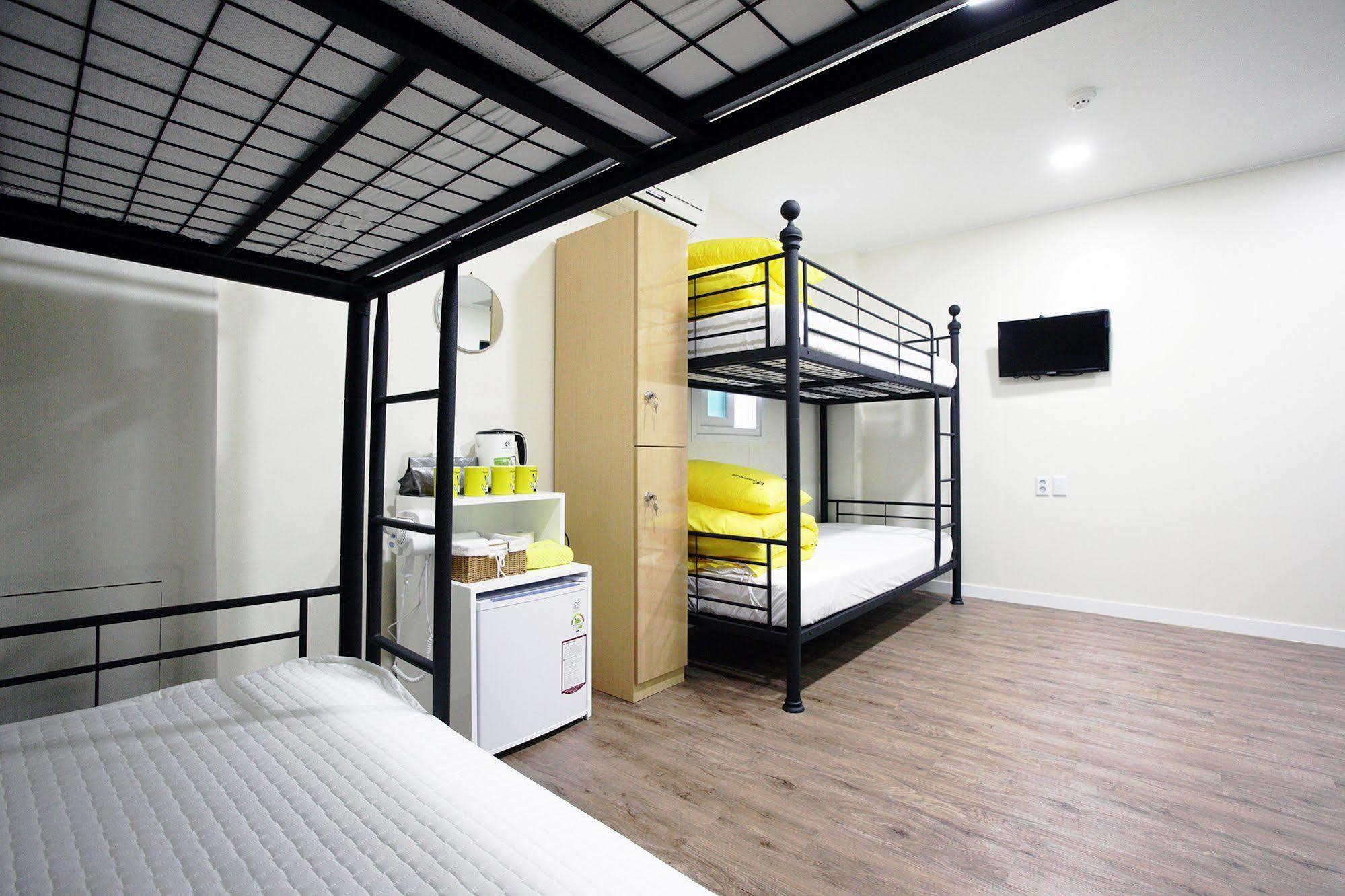 24 Guesthouse Myeongdong Avenue Seul Dış mekan fotoğraf