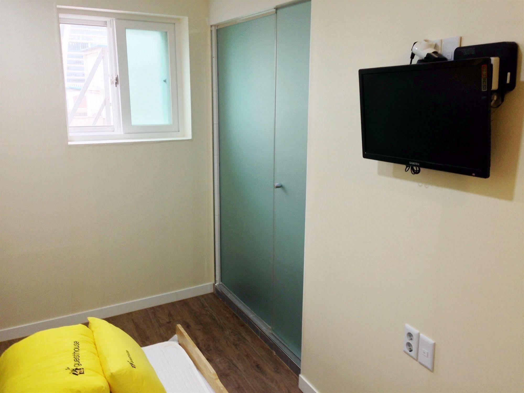 24 Guesthouse Myeongdong Avenue Seul Dış mekan fotoğraf
